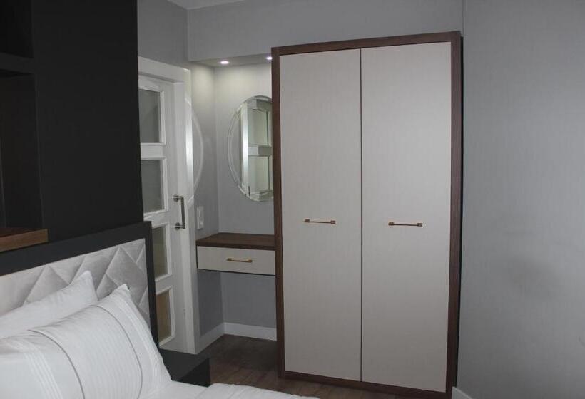 جناح جونيور, Cosy Suite