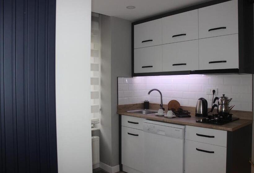 جناح جونيور, Cosy Suite