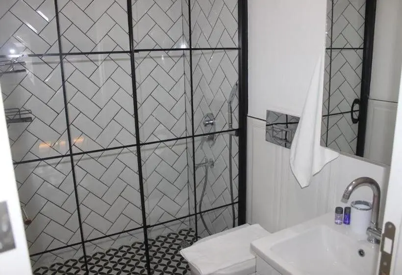 سوییت سوپریور, Cosy Suite
