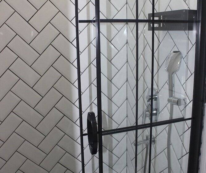 جناح جونيور, Cosy Suite