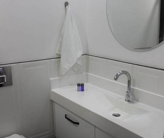 جناح جونيور, Cosy Suite