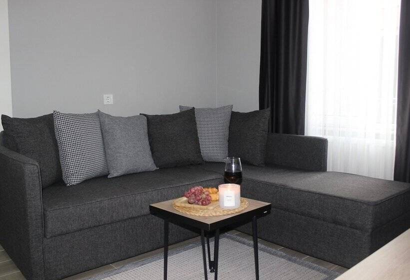 جناح جونيور, Cosy Suite