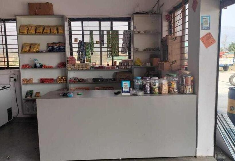 트리플 클래식 룸, Oyo Amargarh Valley Resort