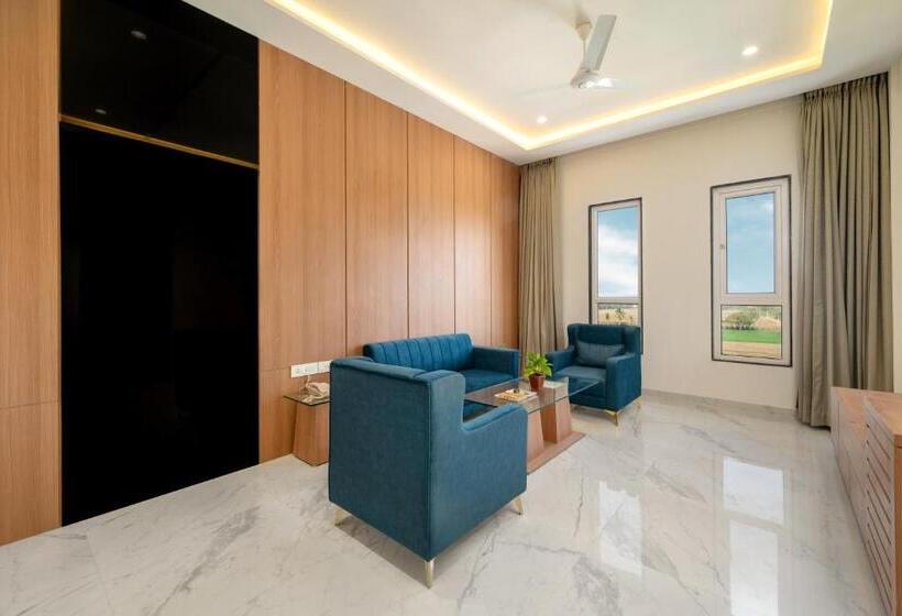 סוויטה, The Orchid Jamnagar