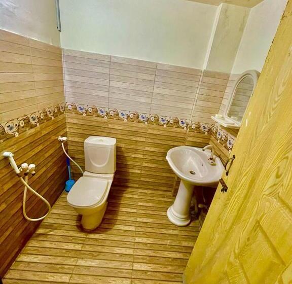 اتاق استاندارد یک نفره, Inn Gulistan E Jhour