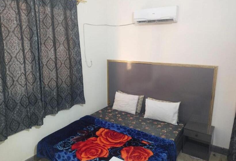 اتاق استاندارد یک نفره, Inn Gulistan E Jhour