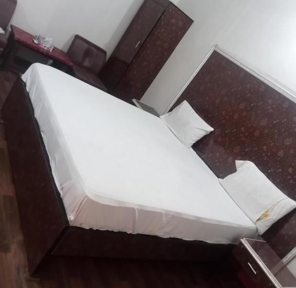 اتاق استاندارد یک نفره, Inn Gulistan E Jhour