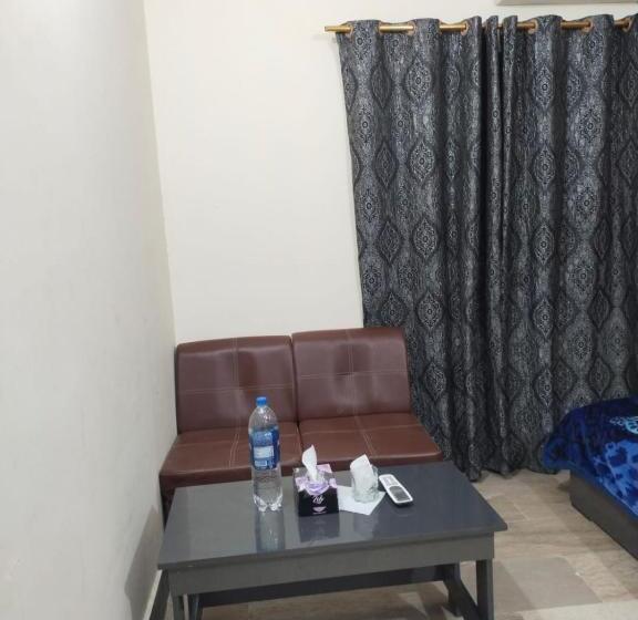 اتاق استاندارد یک نفره, Inn Gulistan E Jhour