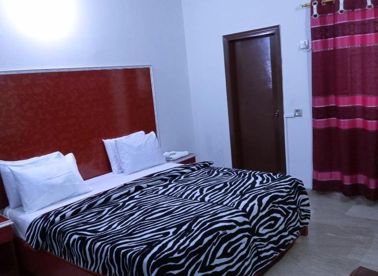 اتاق استاندارد یک نفره, Inn Gulistan E Jhour