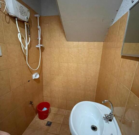 이코노미 룸, Saint Joseph Inn