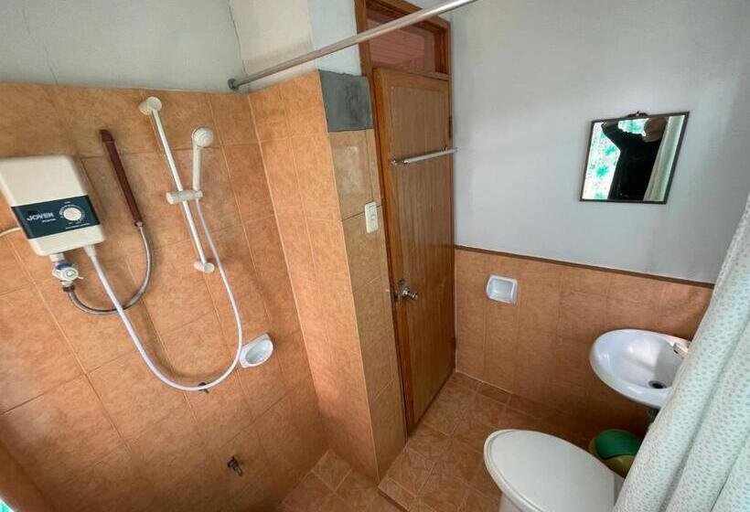 이코노미 룸, Saint Joseph Inn