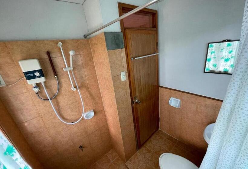 이코노미 룸, Saint Joseph Inn