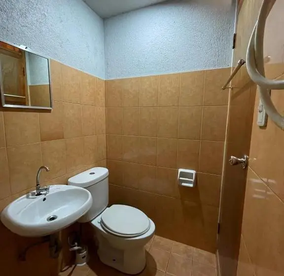 4 Bett Economy Zimmer, Saint Joseph Inn