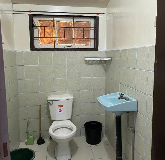 스탠다드 스튜디오, Saint Joseph Inn