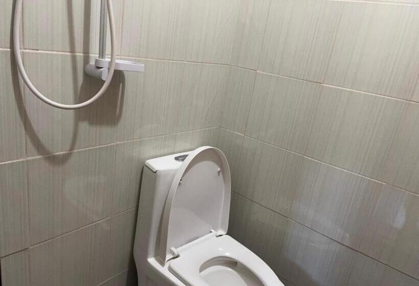 오두막, Saint Joseph Inn