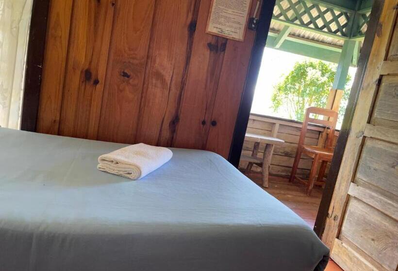 오두막, Saint Joseph Inn