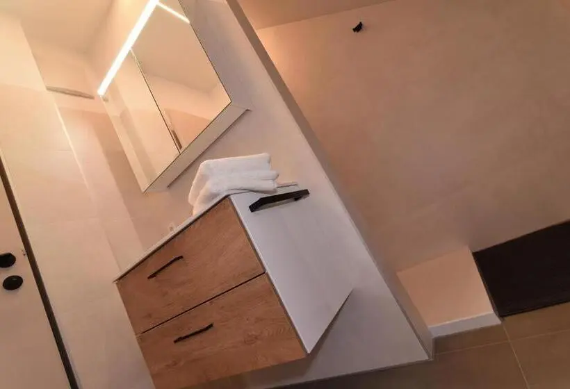 スタンダードルーム, Village Loft