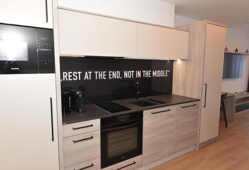 디럭스 룸, Village Loft