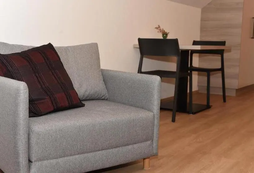 デラックスルーム, Village Loft