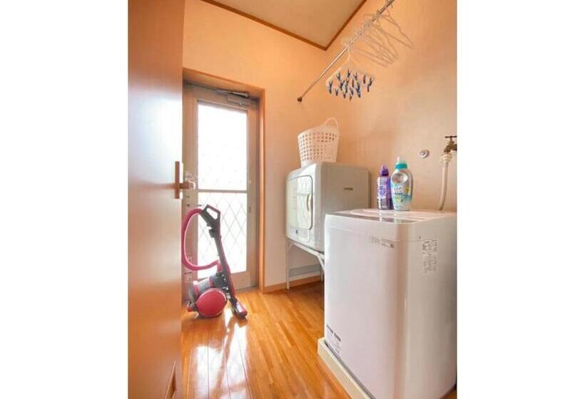 Дом 1 Спальня, Yellow House   Vacation Stay 24896v
