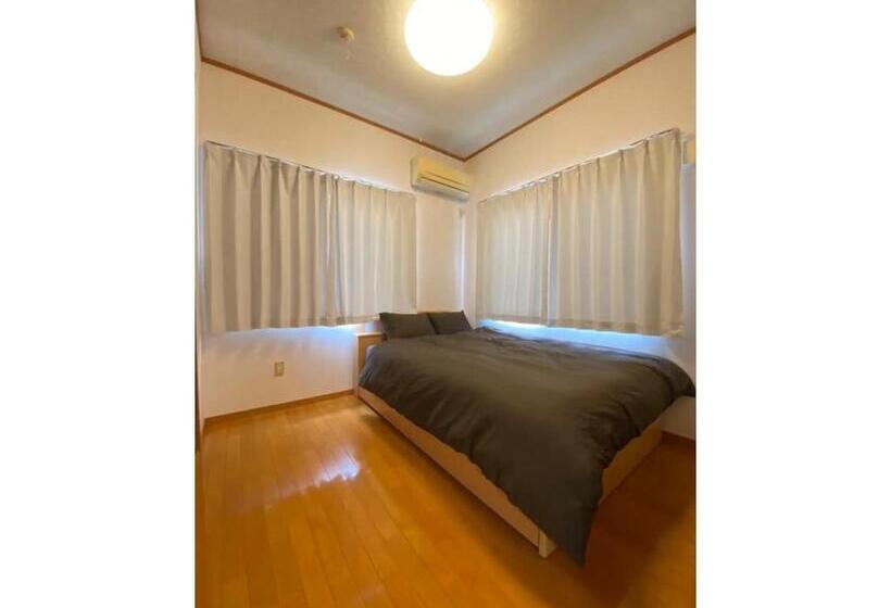 Дом 1 Спальня, Yellow House   Vacation Stay 24896v