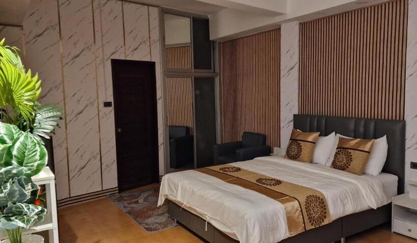 디럭스 룸 킹사이즈 침대, Xcess Residence