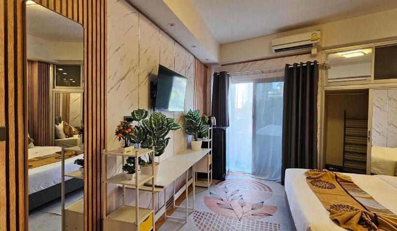 Номер Стандарт с Балконом, Xcess Residence