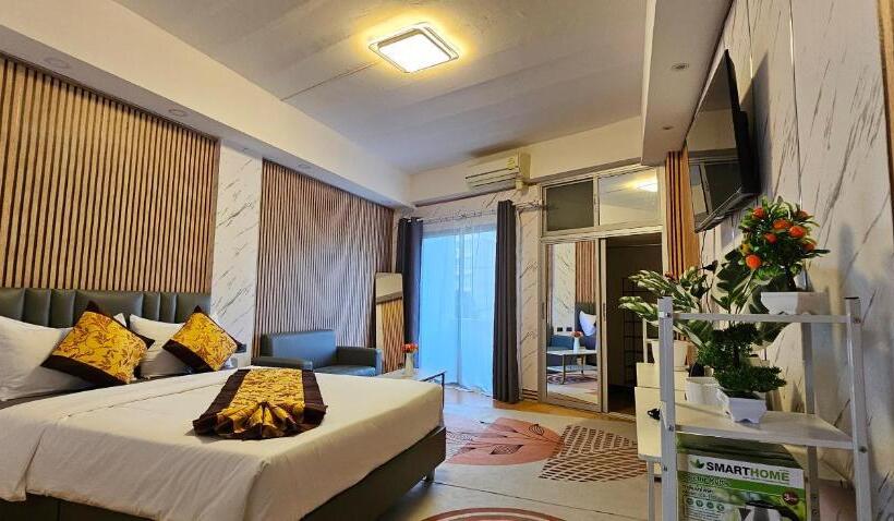 Номер Стандарт с Балконом, Xcess Residence