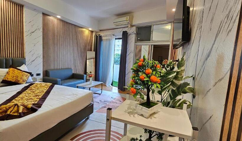 Номер Стандарт с Балконом, Xcess Residence