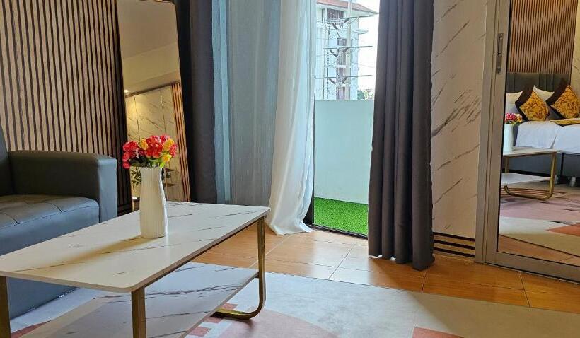 Номер Стандарт с Балконом, Xcess Residence