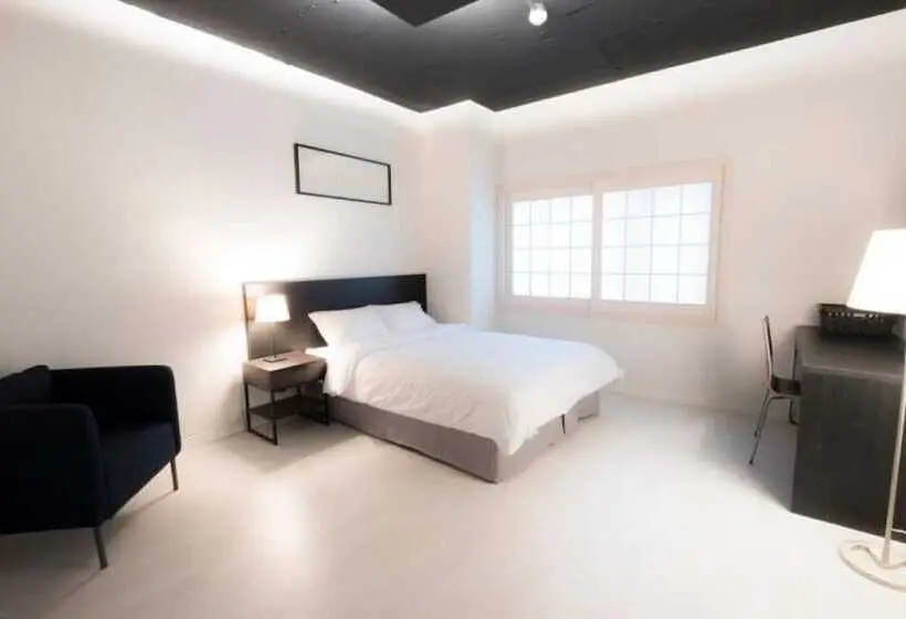 スタンダードルーム, Canvas Black Guesthouse