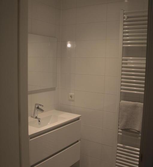 Номер Deluxe, Het Lokaal