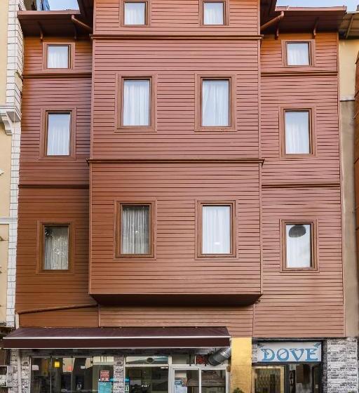 غرفة قياسية ثلاثية, Astro Suitess