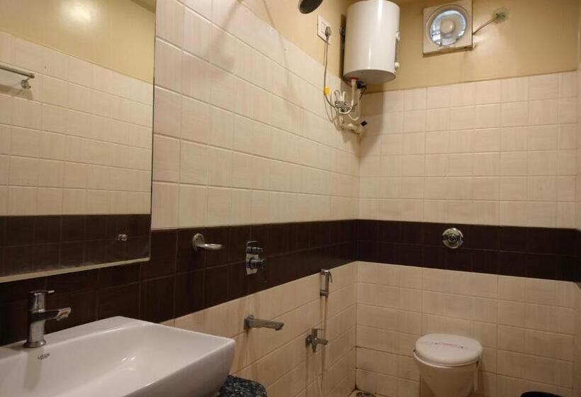 Номер Deluxe, Binapani Deluxe 1