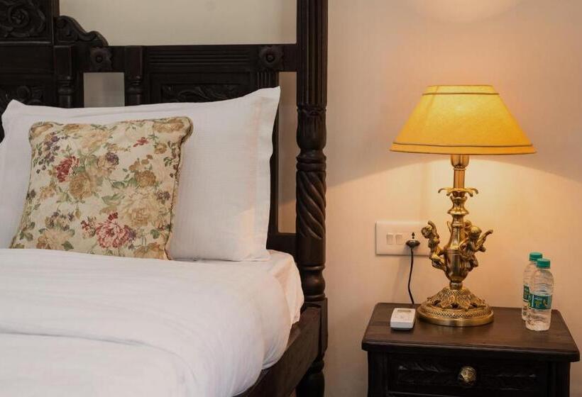 Quarto Deluxe, Fort Beejwar Chauhan By Aayams Neemrana