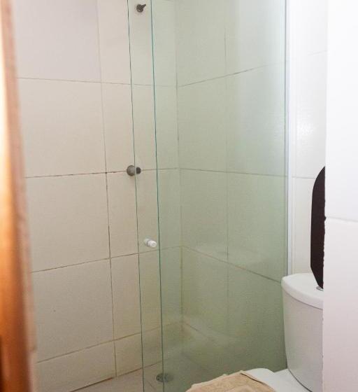 חדר סטנדרט לשלושה, Grandville Ii