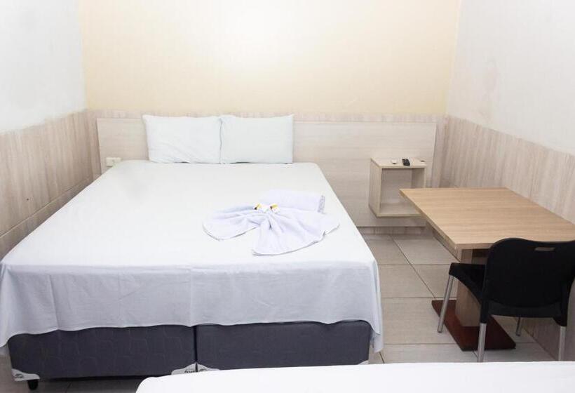 חדר משפחתי, Grandville Ii