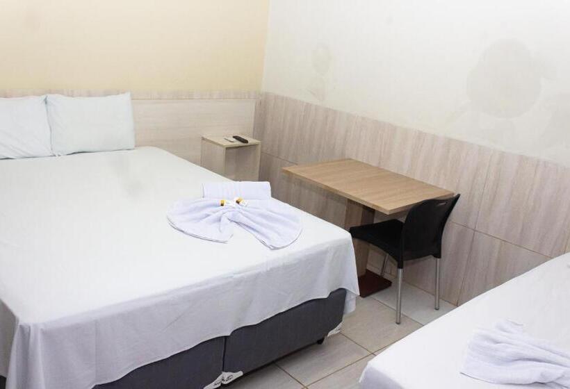 חדר משפחתי, Grandville Ii