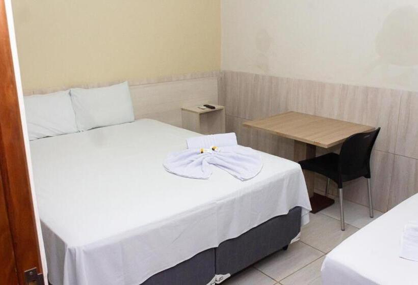 חדר משפחתי, Grandville Ii