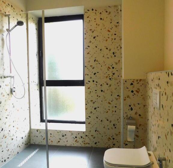 اتاق استاندارد, Mik Hotel Korce