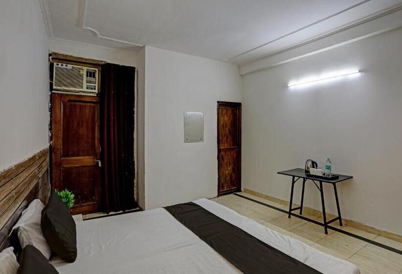 三人经典房间, O Delta Stays