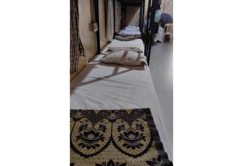 חדר דלוקס, Prerna Lodge, Solapur