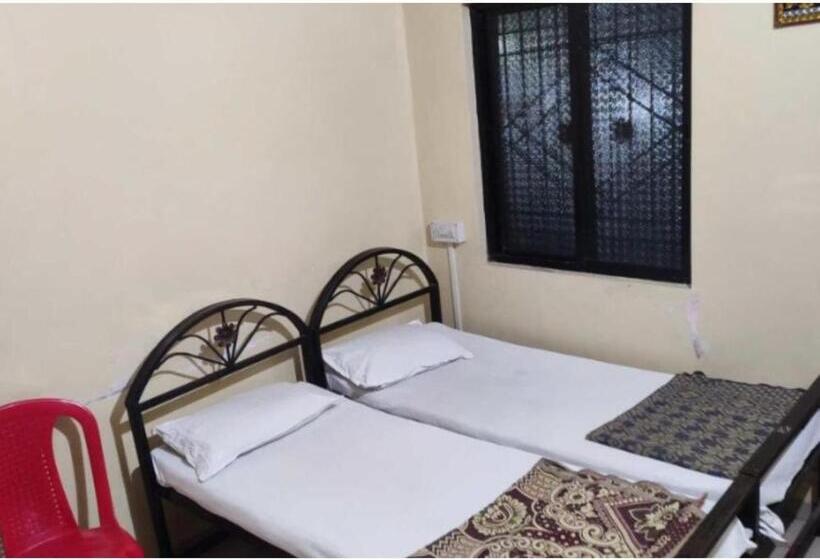 デラックスルーム, Prerna Lodge, Solapur