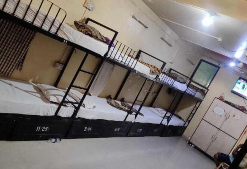 חדר דלוקס, Prerna Lodge, Solapur