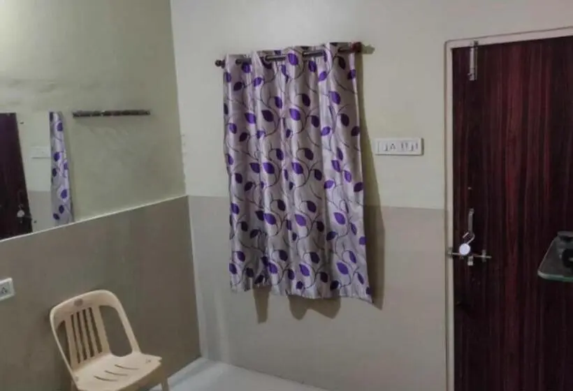 デラックスルーム, Prerna Lodge, Solapur