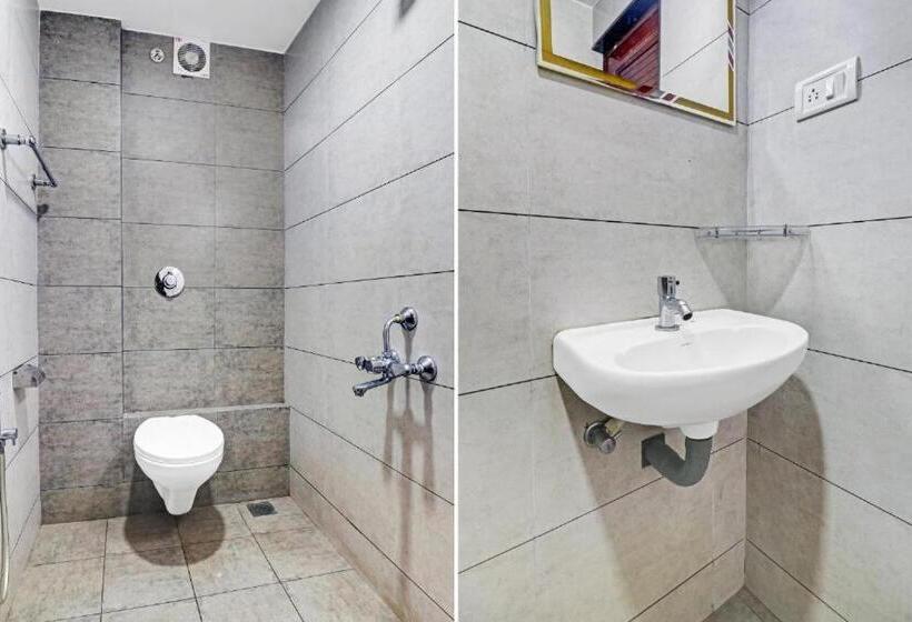 Deluxe Room, Fabhotel Stratford