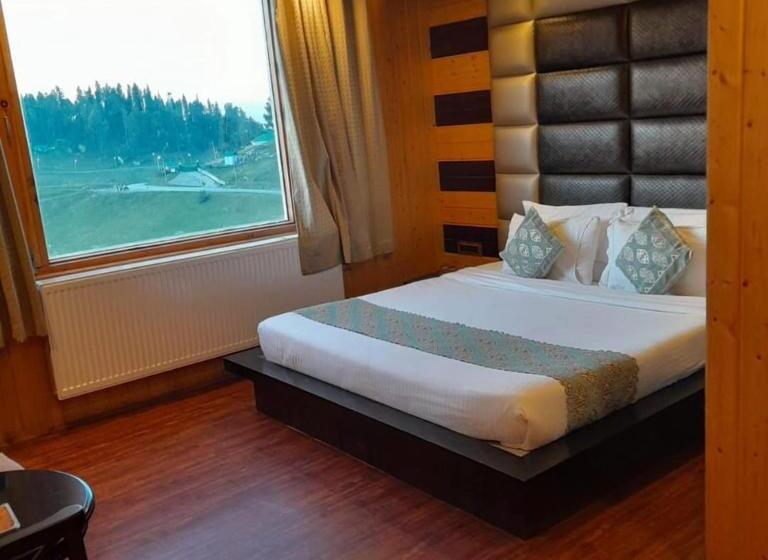 Номер Deluxe, The Shaw Resort