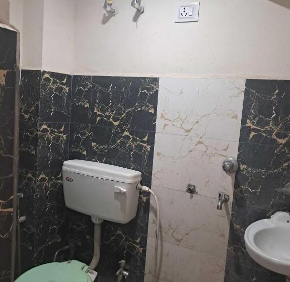 חדר קלאסי לשלושה, Oyo Hotel New Samrat