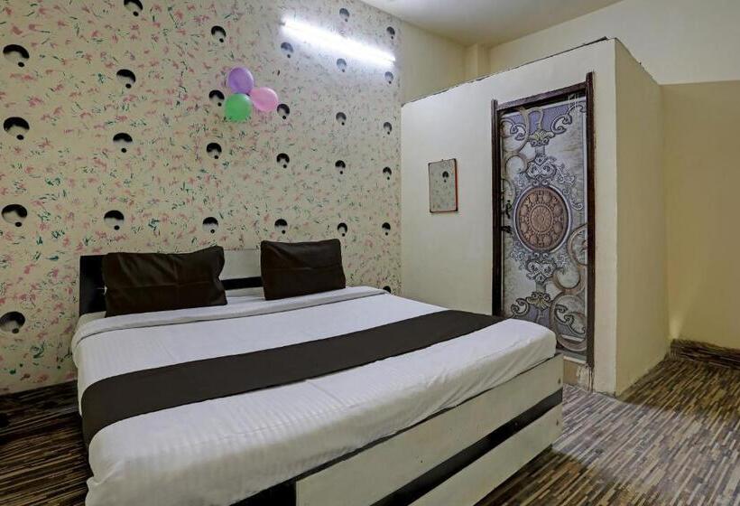 חדר קלאסי לשלושה, Oyo Hotel New Samrat