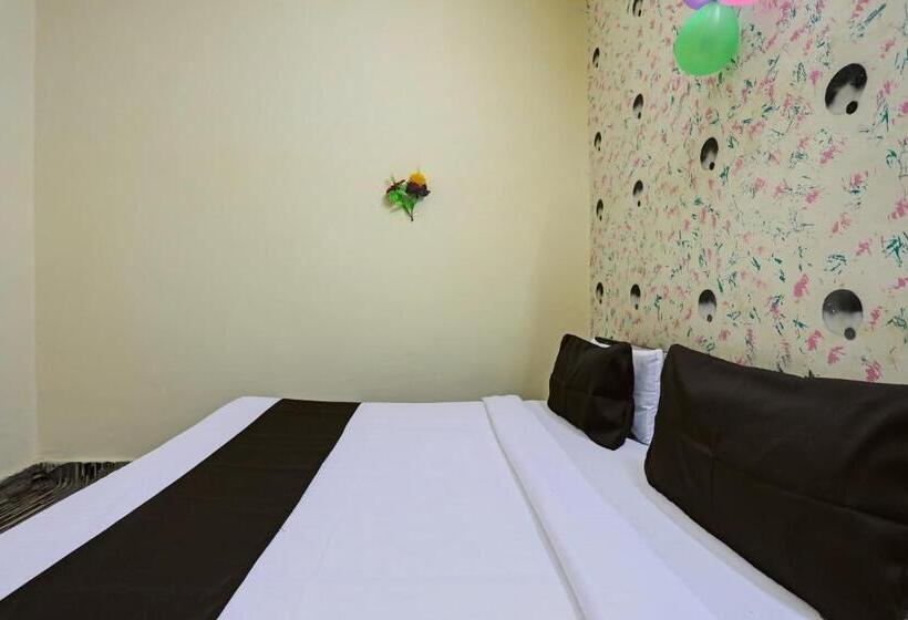 חדר קלאסי לשלושה, Oyo Hotel New Samrat